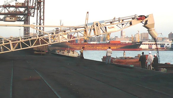 Hopper loading barges